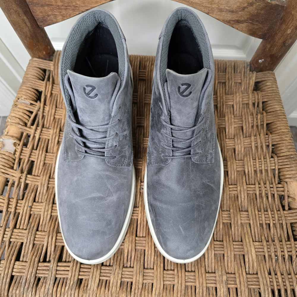 Men's Gray ecco Chukka Boots s-lite hybrid goretex barely worn 9-9.5